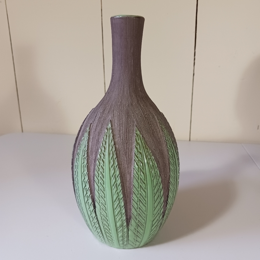 'paprika' 1018 ceramic vase, Upsala-Ekeby, Sweden 1949-69.